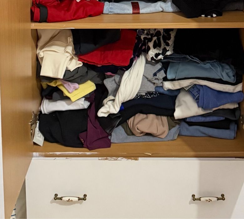 2 soldati si un dulap in 2 usi