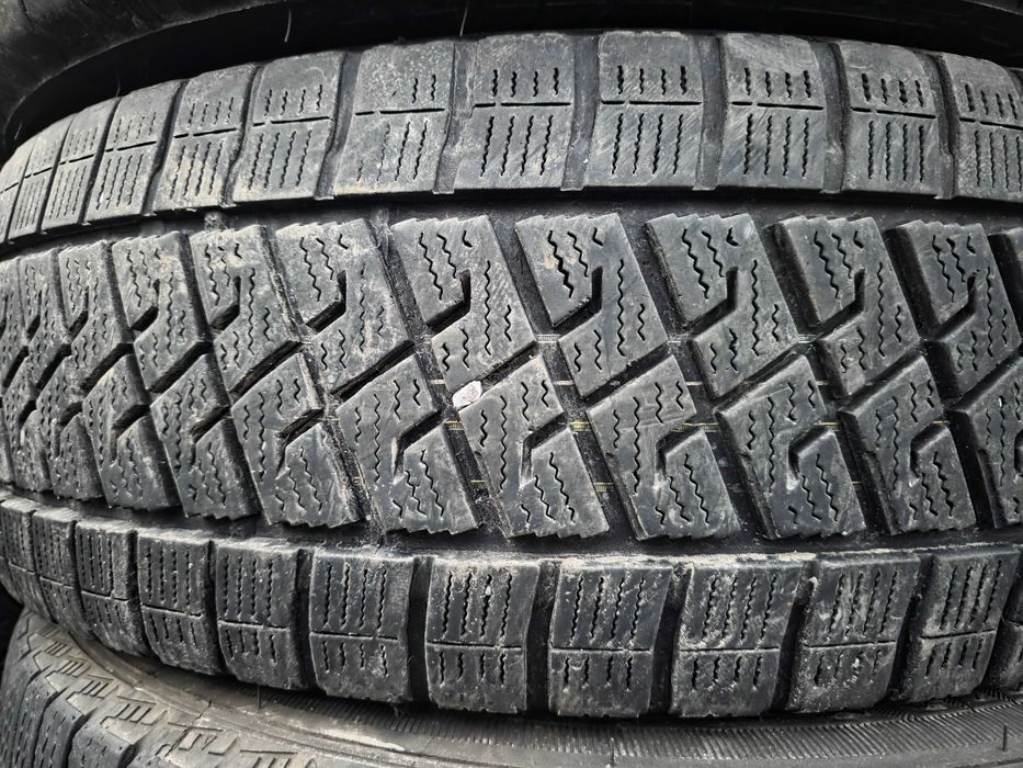 2бр Зимни гуми за бус 215 65 16 С - Lassa - DOT 2024