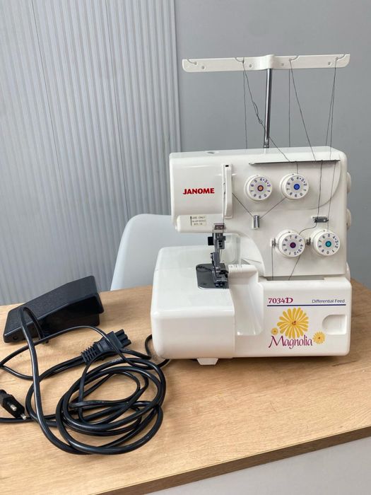 Оверлок Janome 7034D