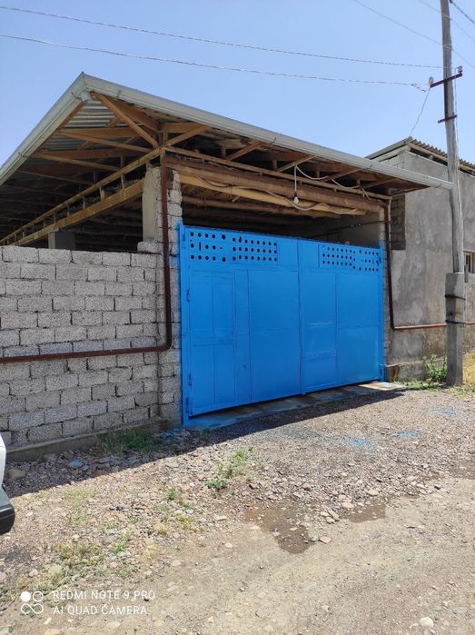 Hovli.Uy 12 sotix. Teplitsa 6 sotix Sotiladi (Akmal Ikromovda)