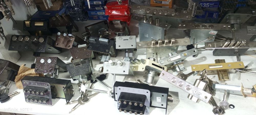 Установка замков  ремонт   вскрытие  замок урнатиш  ешик очиш zamok oc