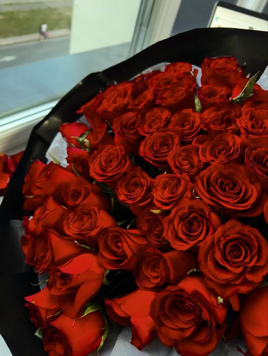Продам букет большие красные розы