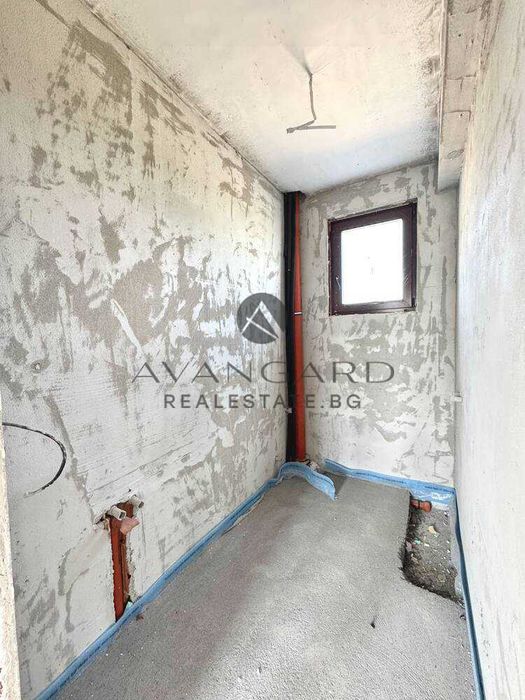 оф.23377 Самостоятелна къща с двор/с.Брестник