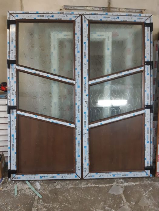 Usa termopan pvc maro / stejar auriu / nuc / mahon / cires