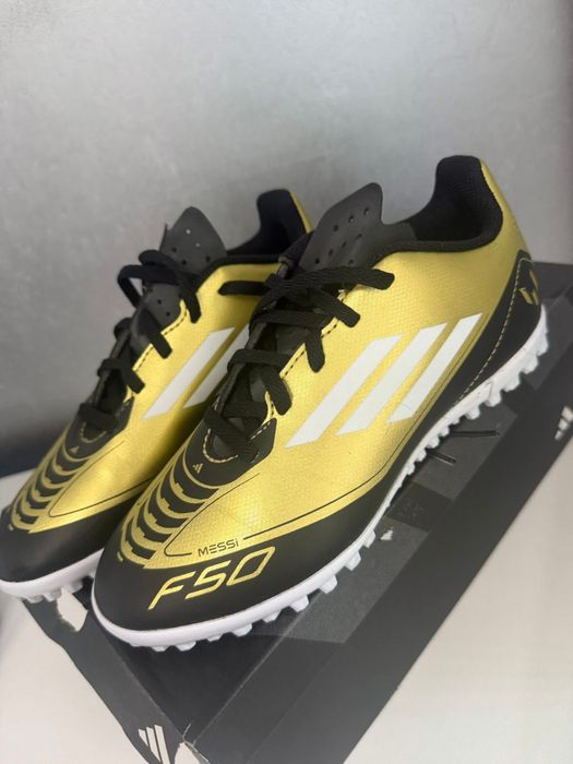 Детски футболни бутонки Adidas