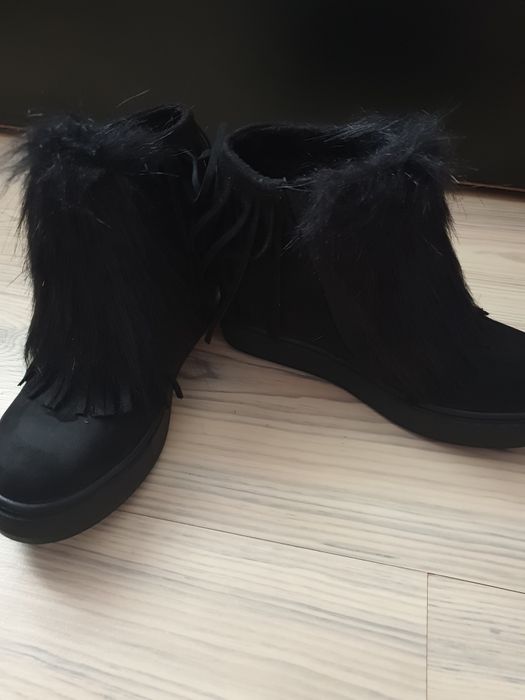 Дамски велурени боти