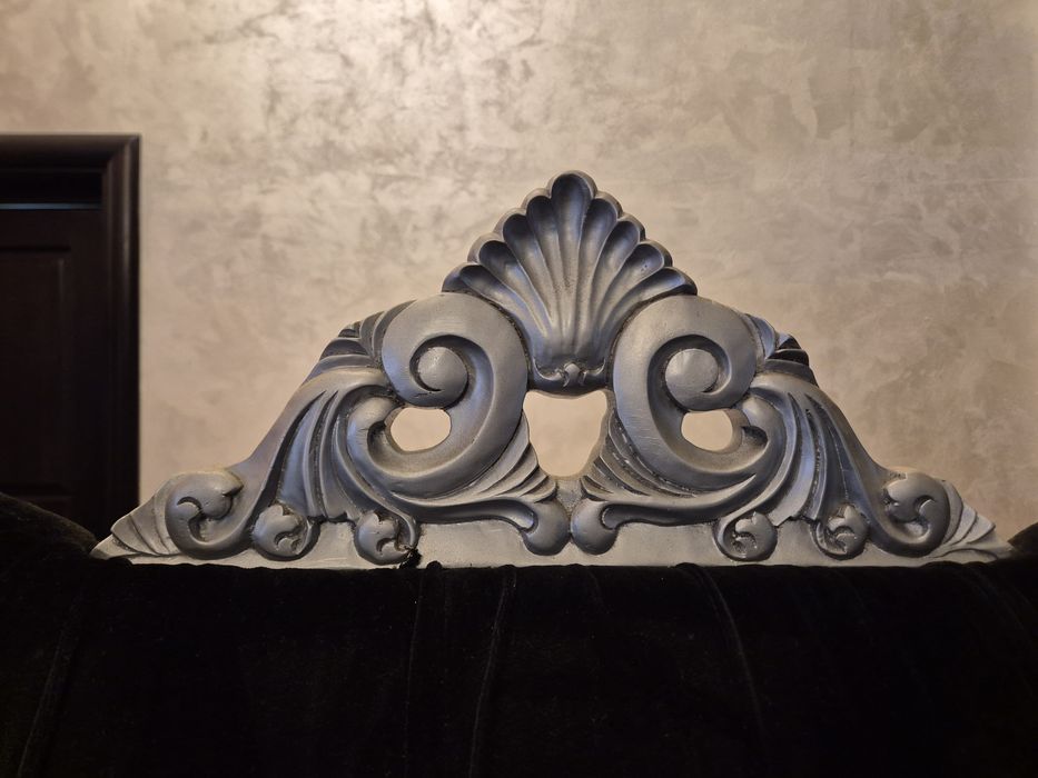 Canapele si fotolii regale