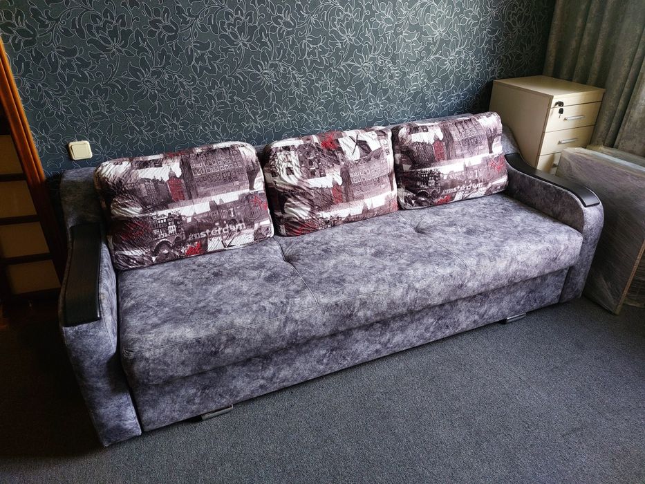 Продам красивый диван