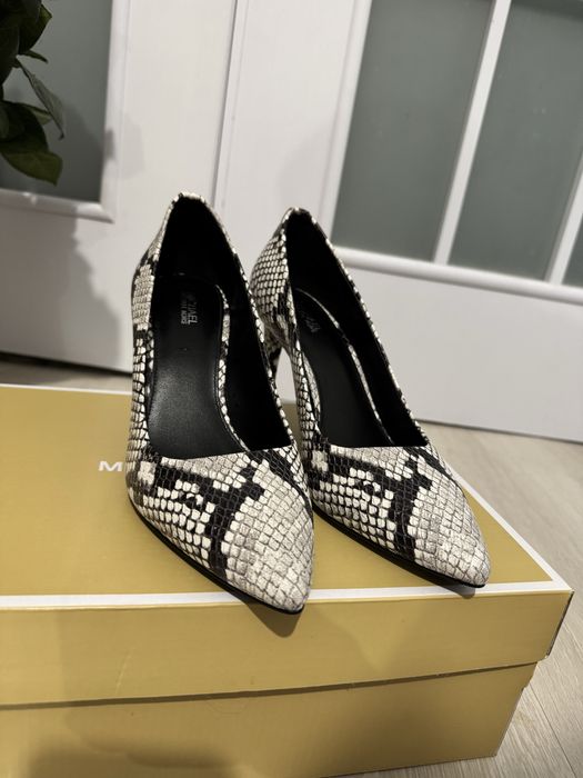 Pantofi Michael Kors din piele naturala marime 38