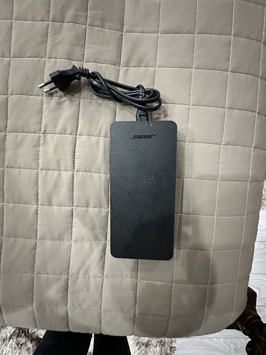 Original Bose-Virtually Invisible 300/ Surround  speakers / 700