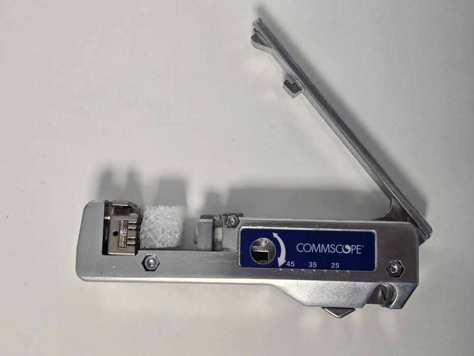 Cleste mufare profesional CommScope Systimax – Unealtă sertizare rapidă RJ45 Keystone
