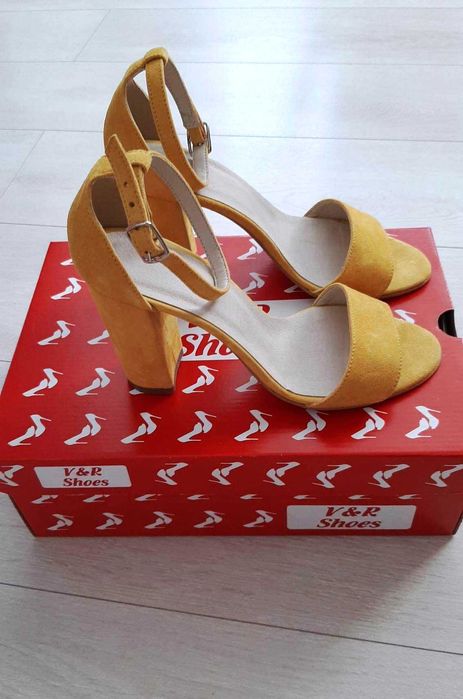 Sandale piele intoarsa 37,NOI, Dama, ambalaj original, marca Bratex