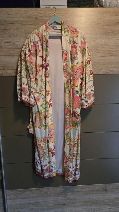 Zara дамски сет флорален