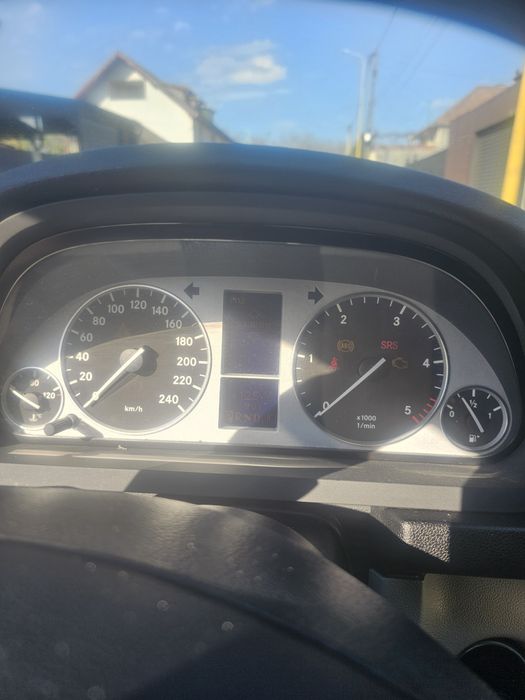 Vând Mercedes Benz b200 automat  adaptat persoane cu dizabilități  locomotorii