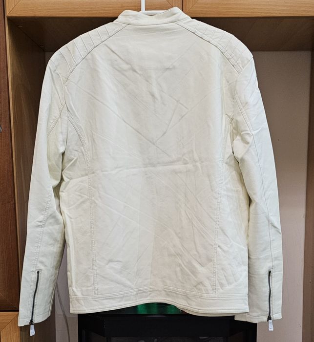 Кожаная куртка белая