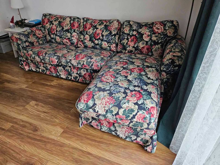 Триместен ъглов диван и кресло / фотьойл от серия EKTORP на ИКЕА