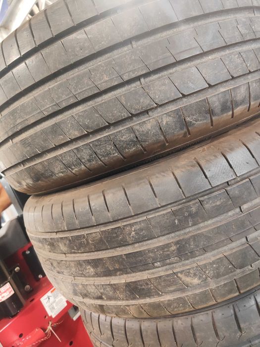 2бр. летни гуми 235/45/19 Goodyear