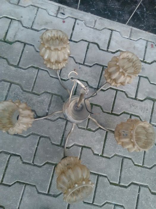 Lustră veche model clasic