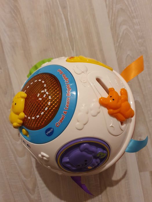 Интерактивни играчки:кула с топчета, музикална топка