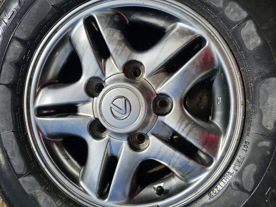 Продам диске с колёсами от Lexus