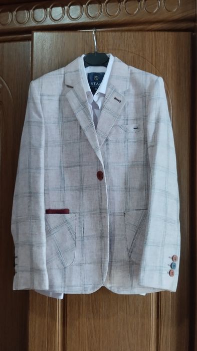 Детский красивый пиджак