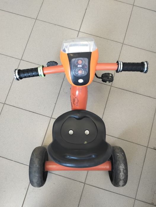 Трёхколёсный велосипед