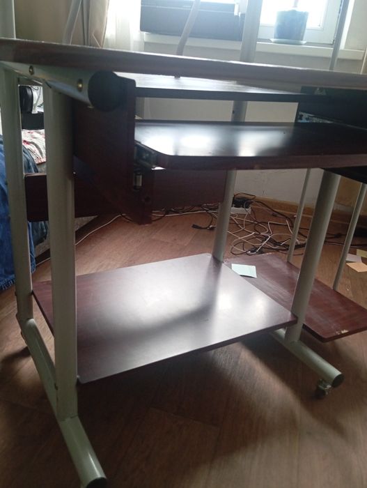 Письменный стол бесплатно