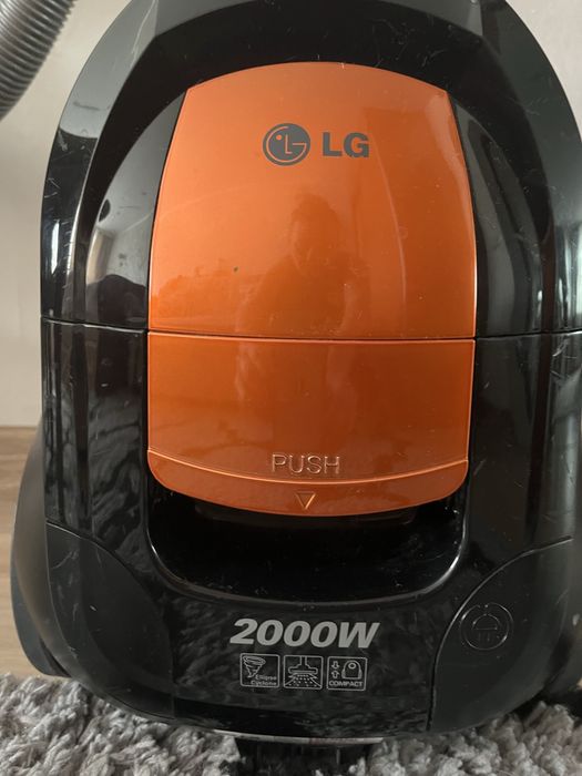 Пылесос LG  VK70603HU