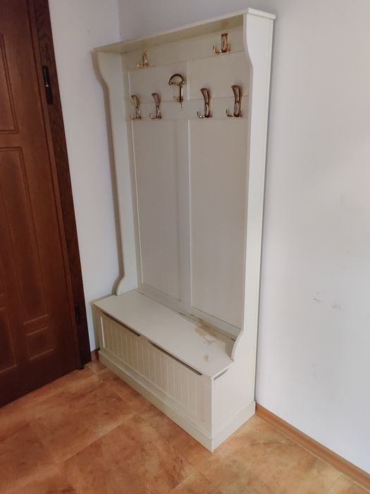 Разпродажба на мебели