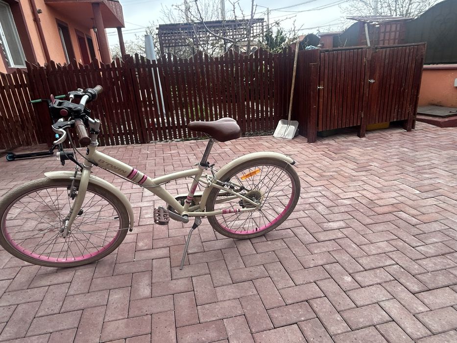 Bicicletă B’Twin (alb cu roz)