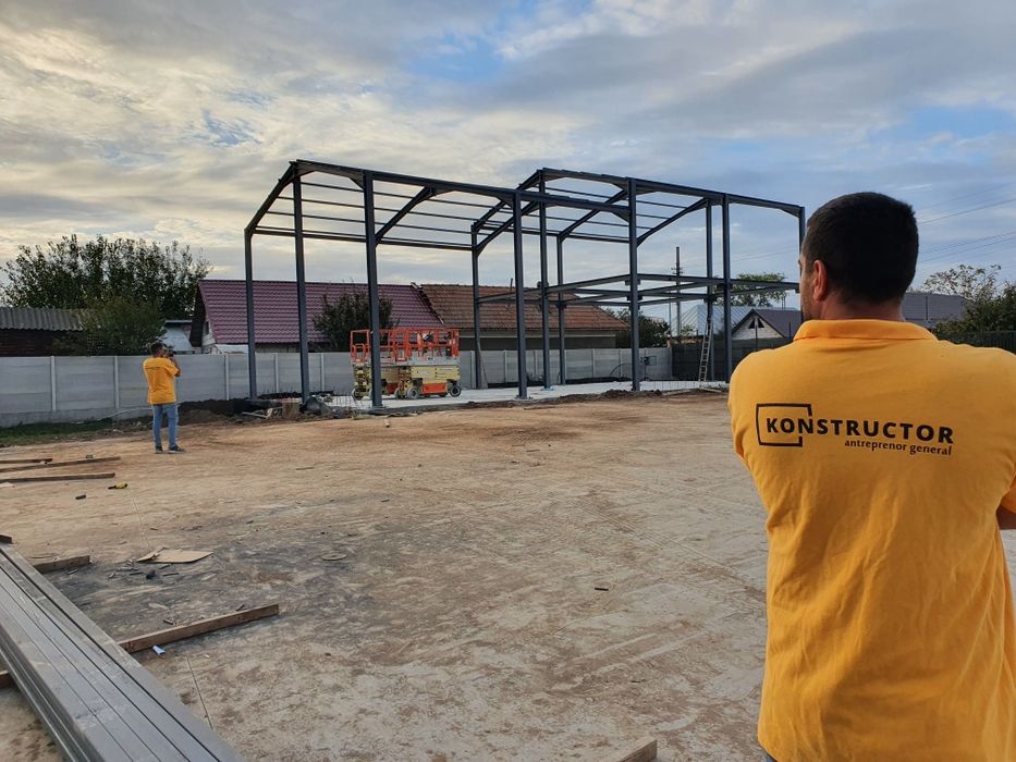 Hala metalica 14m x 25m x 6m :
- Stâlpii din profile IPE 240;
- Grin