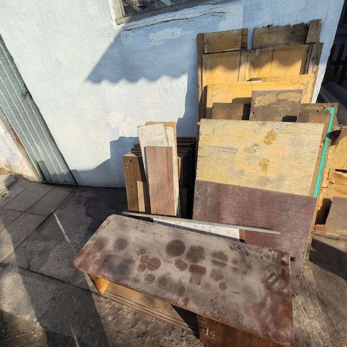 Отдам на дрова .