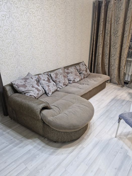 Продам диван  Раскладывается