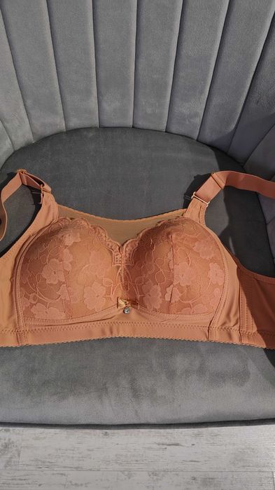 Голям сутиен р-р XL