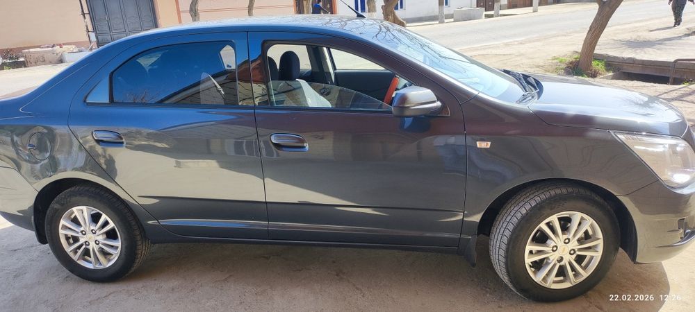 Chevrolet Cobalt sotiladi mokriy rangda