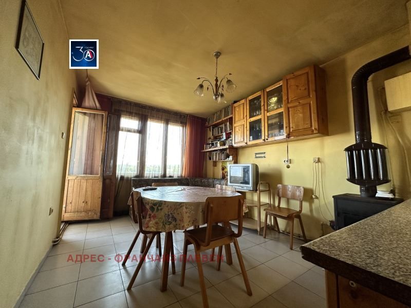 Продава се Тристаен апартамент в Плевен, Сторгозия - 96 кв.м за 1146 €/кв.м - Снимка #3