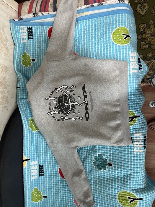 Продаю зип худи Qoima торг есть