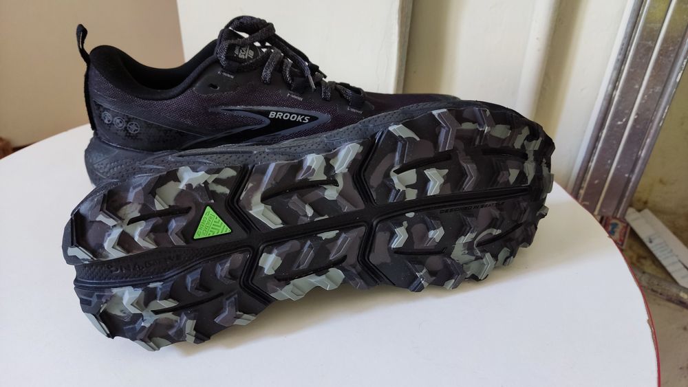 Новые кроссовки из США