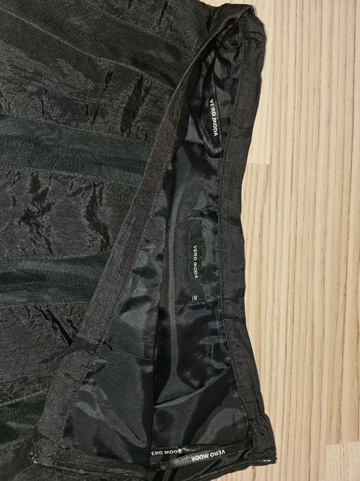 Vero Moda fusta satinata neagra