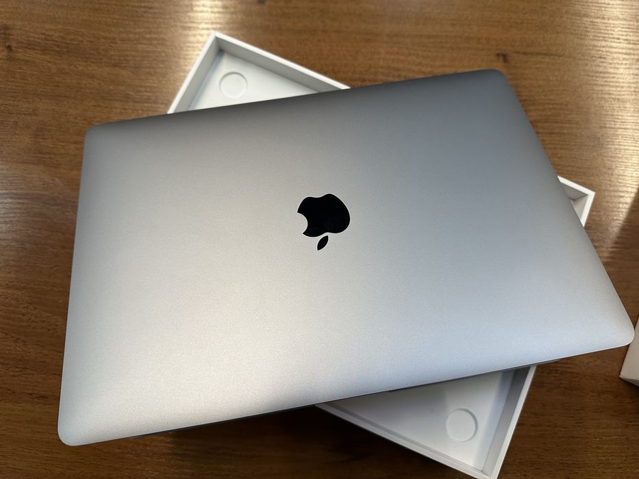 Macbook M1 Air 8/256 96% 90 циклов