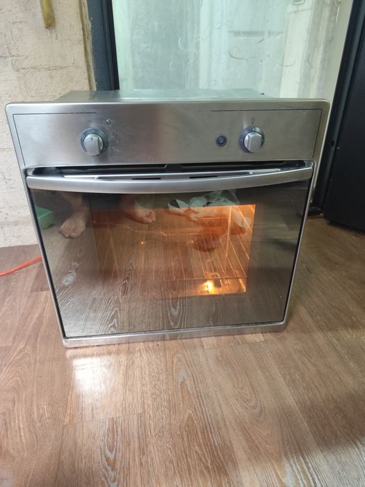 Газовая духовка ,