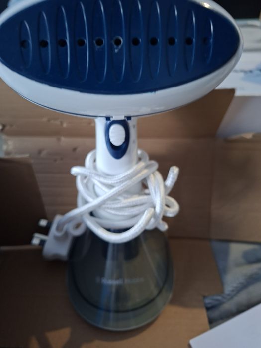 Steamer portabil  pentru haine