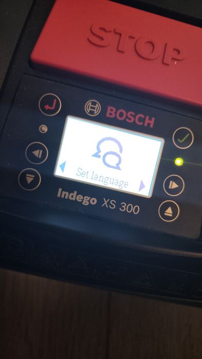 Vând robot gazon Bosch Indego XS 300 nou