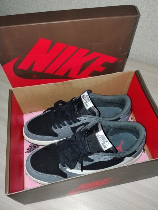 Продам Nike AJ 1 low Travis Scott