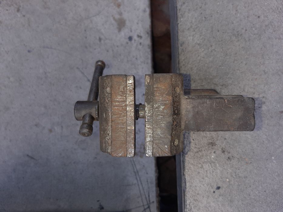 Продам тиски. Ссср