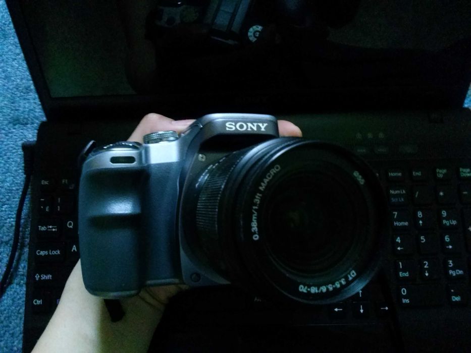 Sony Alpha A100.