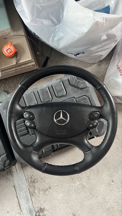 Волан със зашит кълъв w209 CLK