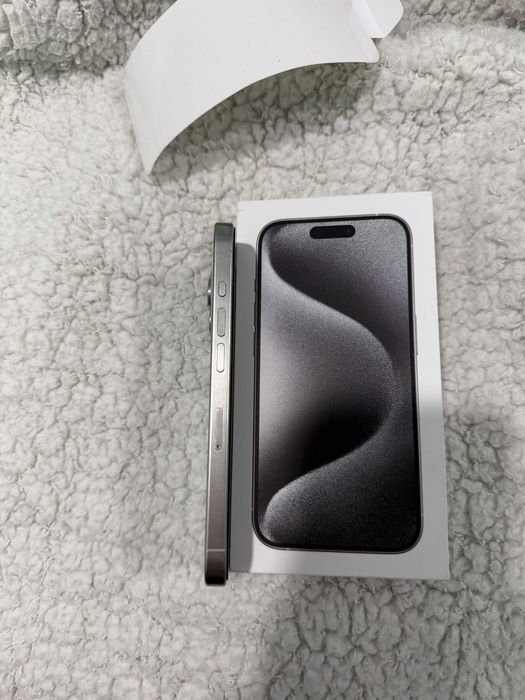 Продавам IPhone 15 Pro, White Titanium, 128GB