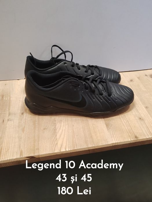 Ghete fotbal pentru teren sintetic