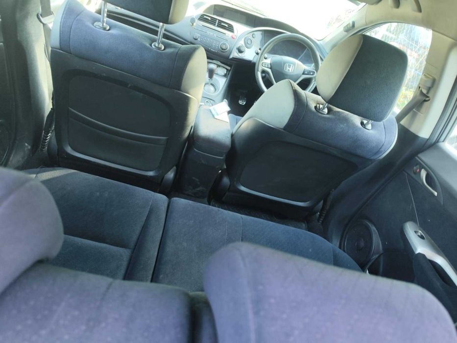 Honda Civic 8th десен волан 2.2 дизел на части